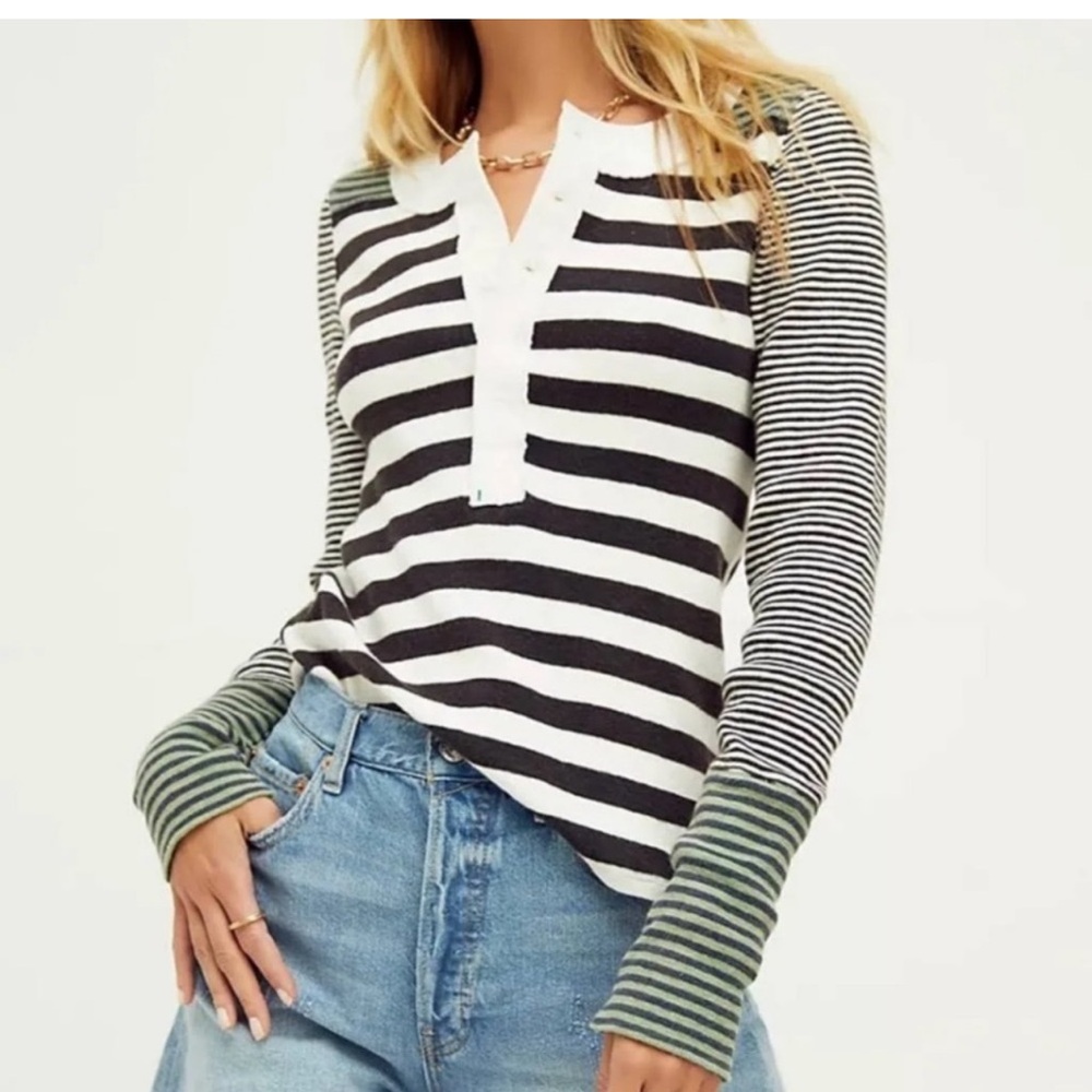 💚💙FREE PEOPLE Striped Black and White Women's Top